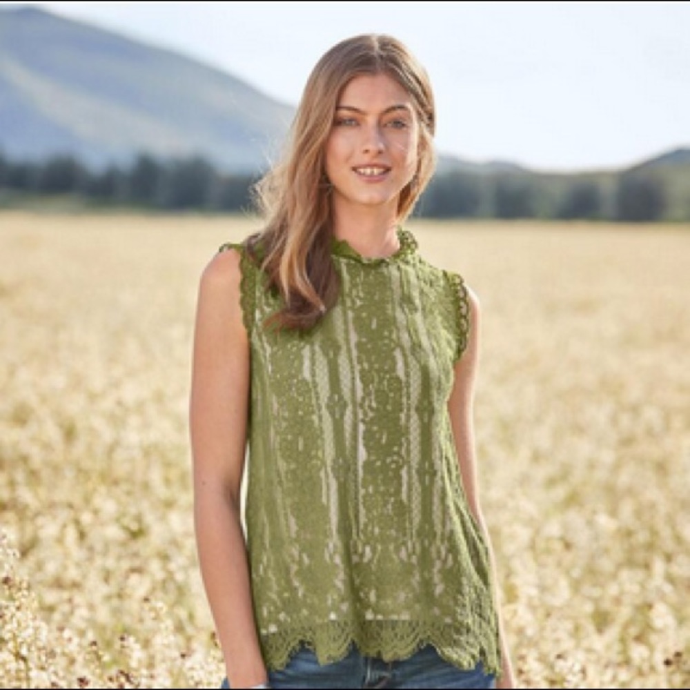 Sundance Catalog Brand Esme Top in Ivory Size Medium. Camisole-Tank